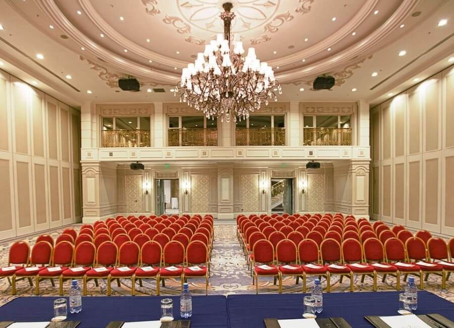 Интерьер зала · Rixos Almaty · Алматы